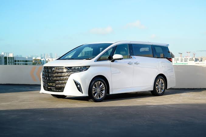 Toyota Alphard Exterior
